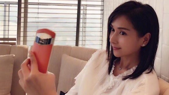 楊恭如微博曬美圖V6自拍美照 大眼靈動(dòng)少女味十足