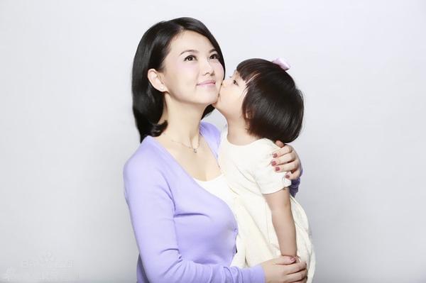 王詩齡人個(gè)資料：李湘女兒王詩齡爸爸去哪兒打kimi照片_王岳倫