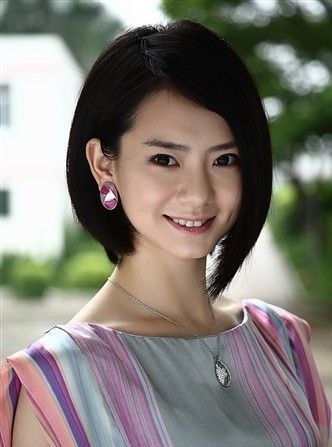 戚薇個人資料：戚薇出柜同性女友林子君完婚照片曝光_家庭背景