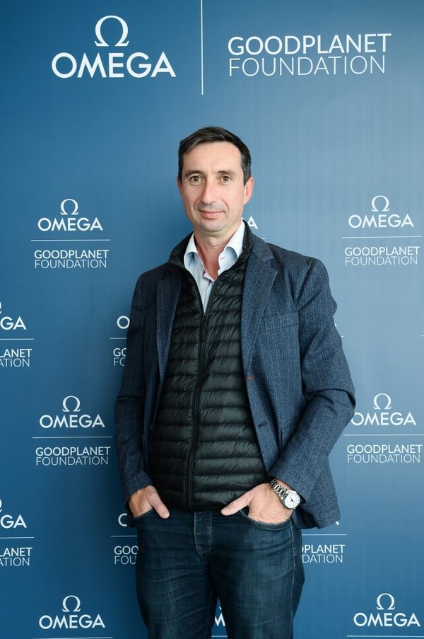 歐米茄 (OMEGA) 于上海榮耀發布紀錄片《大地》