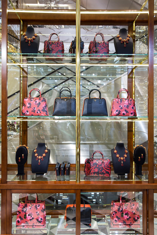 法國春天百貨圣誕歡樂頌，狂戀普拉達(dá)Prada