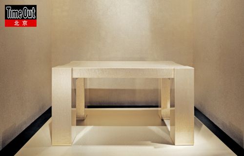 Armani/Casa 優雅的現代科技風