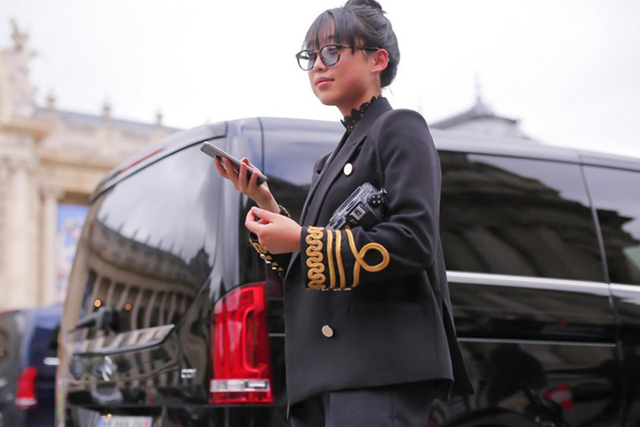 香奈兒高定秀場之外，看時尚達人如何穿搭
