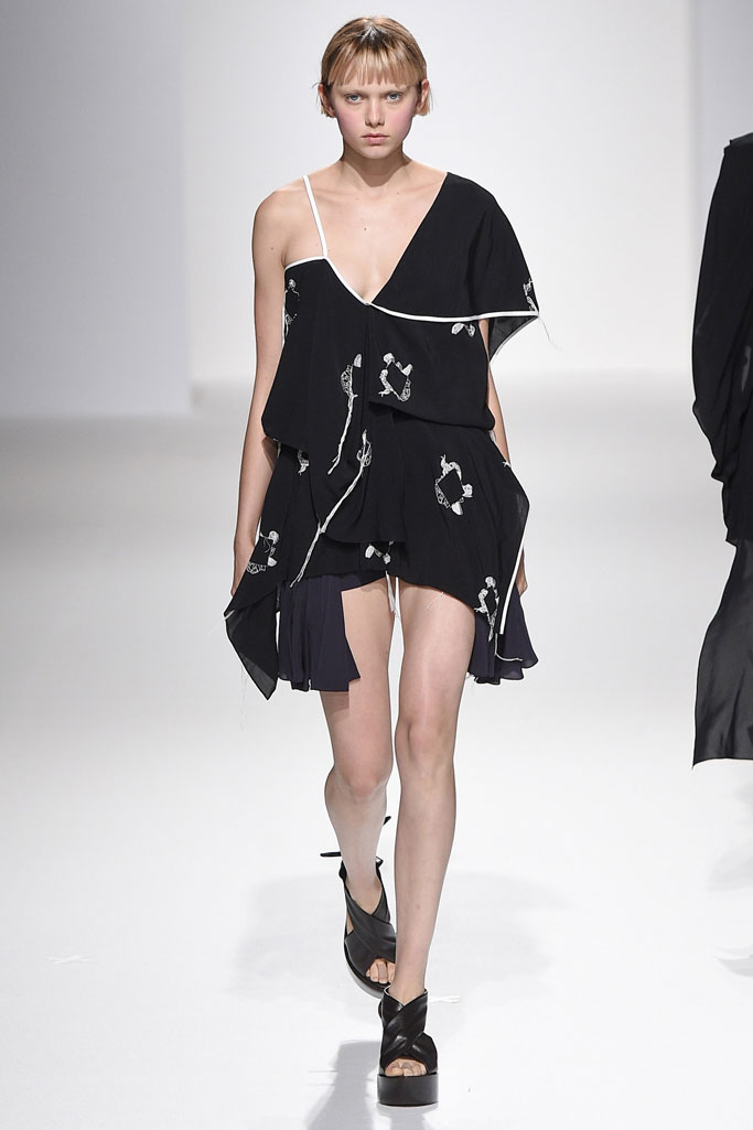 Chalayan 2017春夏流行發布
