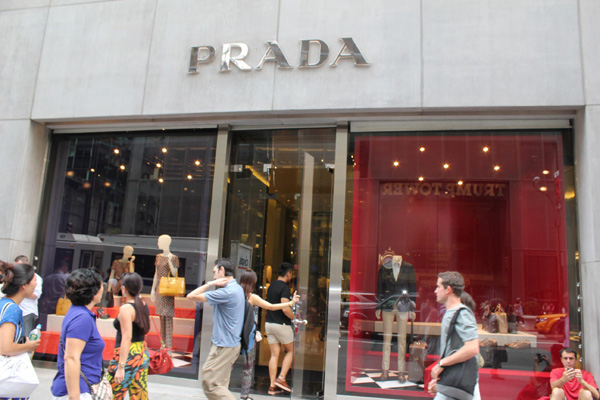 Prada（普拉達(dá)）預(yù)期亞太地區(qū)存波動(dòng)性將轉(zhuǎn)移重心