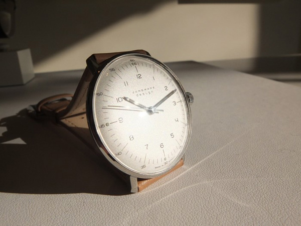 Junghans 榮漢斯：帶星鐘表的成功故事