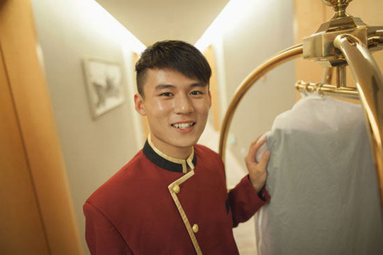 頂級酒店看門人建議：旅客酒店付小費指南