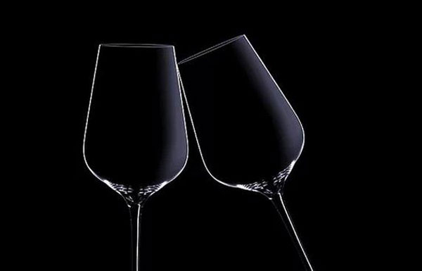 如何區分“水晶酒杯”和“玻璃酒杯”？