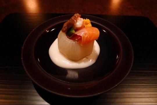 前菜 說(shuō)麻煩也好，矯情也好，反正就是這么做的，各種食材和各種少、各種慢(現(xiàn)做所以慢)。