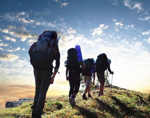 路上的你是旅游還是旅行？