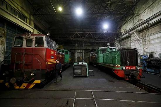 40分鐘左右，就到了Kalach。Kuznetsov把簡單的物料放在車站后，就獨自把車開回了車庫。