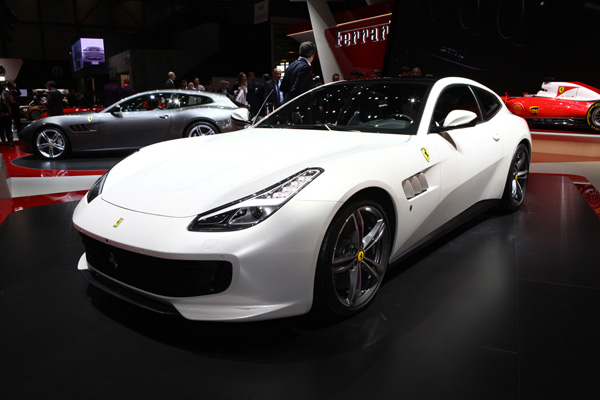 法拉利GTC4 Lusso 日內瓦正式亮相