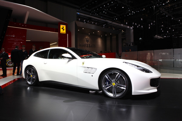 法拉利GTC4 Lusso 日內瓦正式亮相