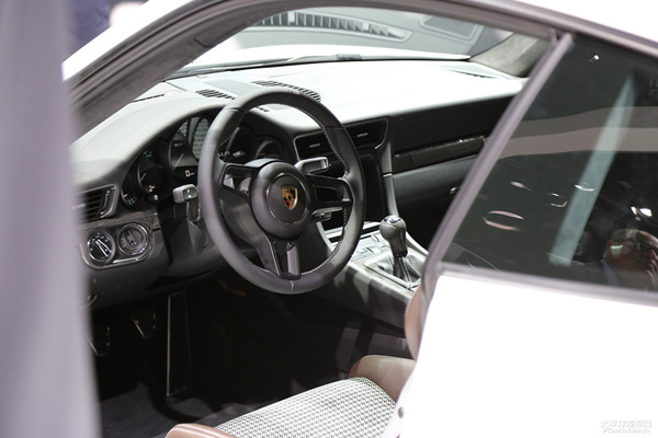 保時捷911 R 于日內瓦車展正式發布