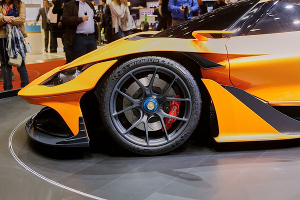 Apollo Arrow 跑車日內瓦首發亮相