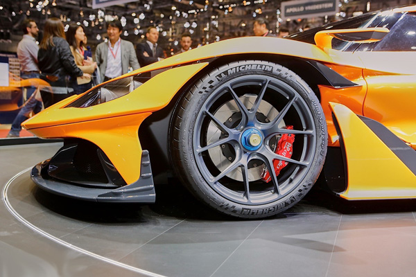 Apollo Arrow 跑車日內瓦首發亮相