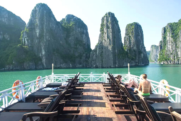 一座船屋，邀你開啟一段清涼的漂浮之旅
