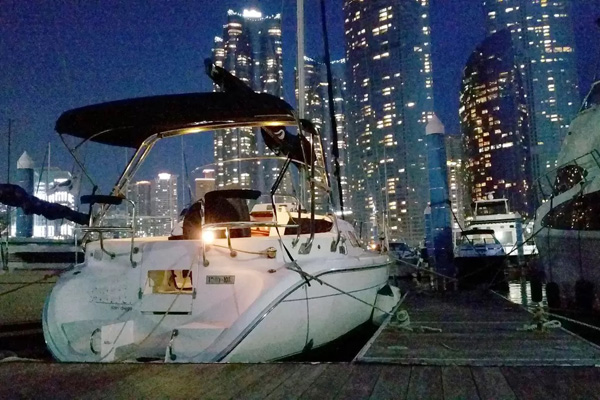 一座船屋，邀你開啟一段清涼的漂浮之旅