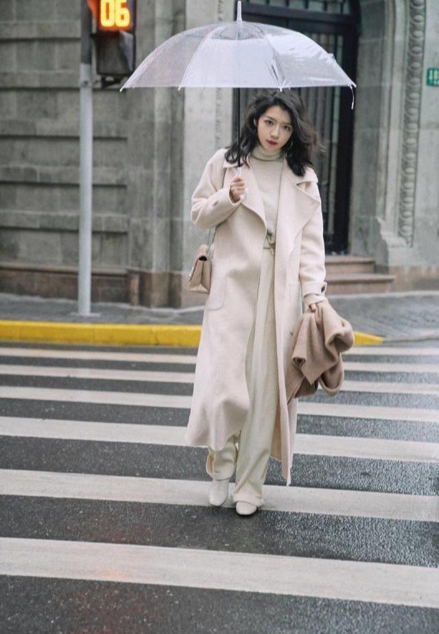 杏色大衣 杏色高領毛衣 杏色針織闊腿褲