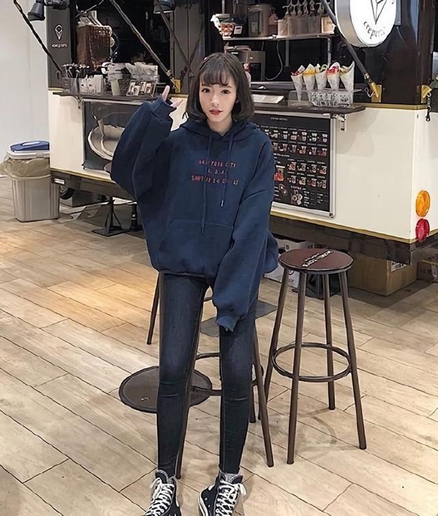 衛衣 黑色的緊身褲