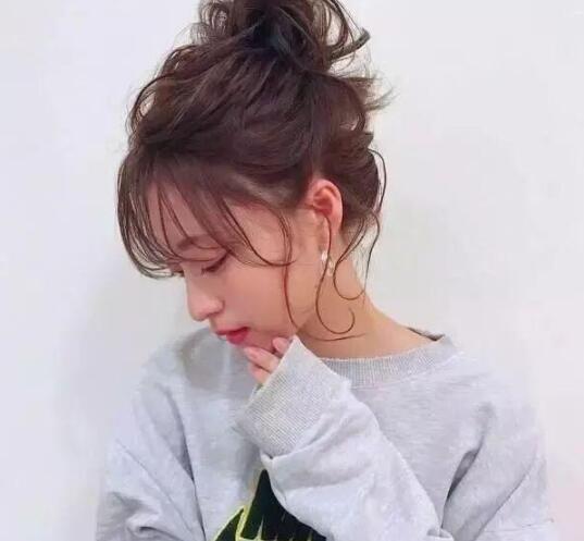 發量少的丸子頭