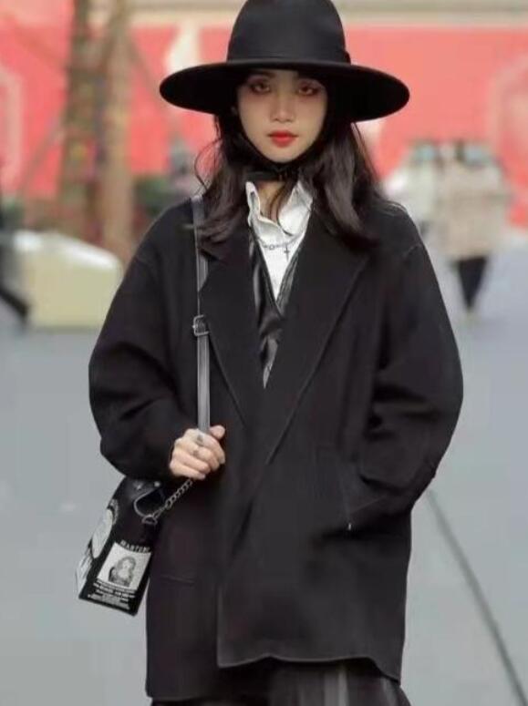 普通的小領襯衣