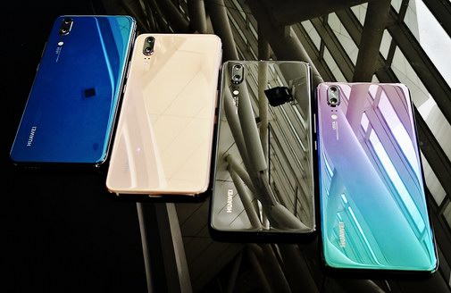 iPhone已經落伍十條街?中國精英的新選擇在這里