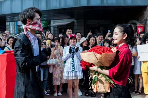 最刺激求婚！武漢網友”吃雞求婚”刷爆網絡