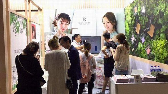 絕佳的彩妝試用盛宴，錯過就要再等一年！