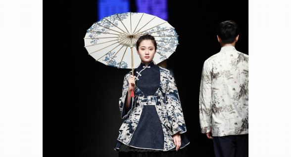 藝創(chuàng)華裳，追逐夢(mèng)想—— 萬(wàn)向?qū)W子登入2018AW杭州國(guó)際時(shí)尚周