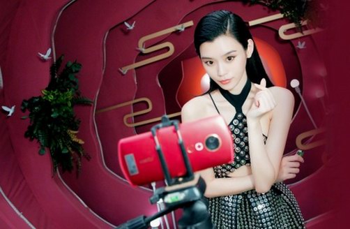 超模也種草！美圖T9“俘獲”奚夢瑤，時尚大片膚白腿長吸睛十足！
