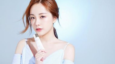 先遮瑕還是先防曬？用cpb光采防曬修顏霜一招搞定