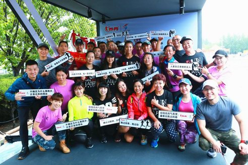 2018哈馬開跑，喬丹體育為三萬名選手定制參賽服