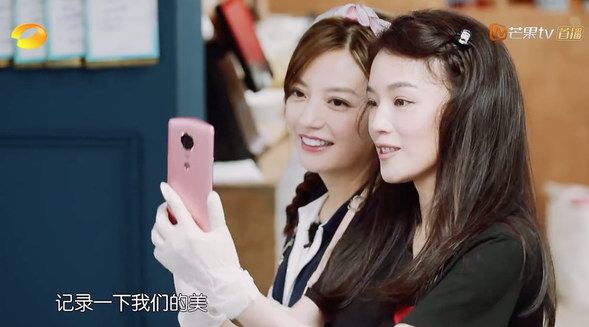 《中餐廳2》熱播舒淇趙薇擔任主廚游刃有余 美圖T9定格美好食光