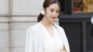 來自中國的“Vanessa Zhang時尚孵化器”品牌創始人， 真是美出天際