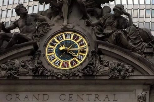 瑞時會SWISS TIME:表盤的羅馬時標用IV還是IIII？路易十四：我有發言權！