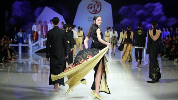 曾鳳飛品牌成立十周年暨2019春夏《拾相》作品發布會北京舉行
