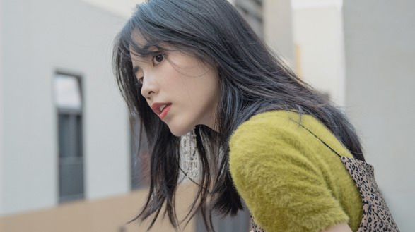 抓住秋天的尾巴！章樂韻私服寫真詮釋文藝少女心