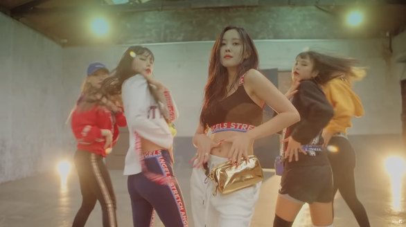 樸孝敏聯手韓國時尚潮牌STRETCH ANGELS