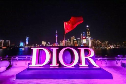 錯過“粉”力全開的DIOR迪奧粉耀派對？可別再錯過這篇揭秘！