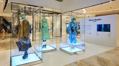 連卡佛特別呈獻(xiàn)Maison Margiela專屬經(jīng)典高定成衣回顧展