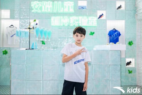 都說安吉是個小暖男，其實也是位酷爽少年