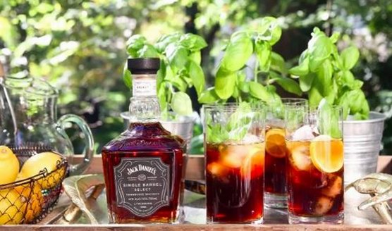 威士忌的兩種拼寫(xiě)Whiskey和Whisky，到底有什么不同？