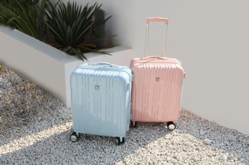 愛華仕用設計美學締造出可樂味的出行旅程
