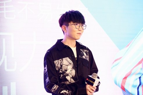毛不易代言寶島眼鏡，發布新鮮視力新法則