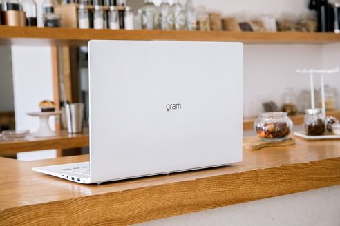 你以為輕薄筆記本都一樣？LG gram 17英寸大屏并不同