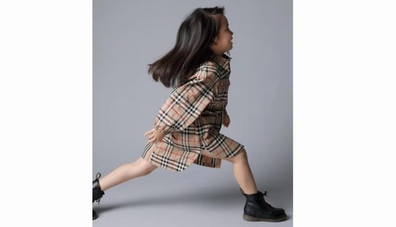 京東奢侈品消費(fèi)者解密：想讓她成為公主，得先讓她從小把自己當(dāng)作公主
