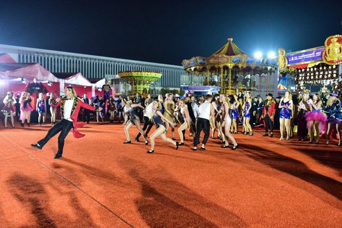 網紅打卡！萬人入園！英國環球嘉年華1月21日盛大開園！