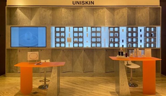 UNISKIN優時顏全新專柜攜手大上海時代廣場連卡佛，與您春日至美相會