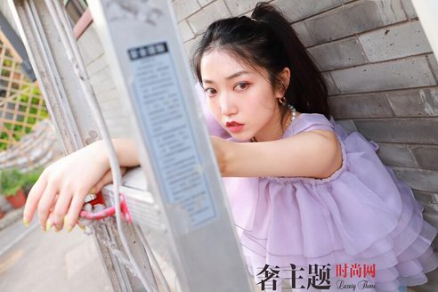 時尚博主霓虹芭芭拉，愿在時尚穿搭上更勇敢精進
